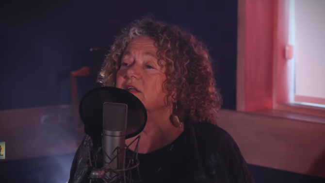 המשקפיים של נויפלד עם לאה שבת - על אמת